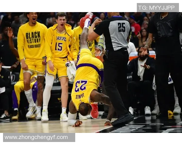 湖人快船激战2020年12月12日赛季首秀精彩回顾与赛后分析 湖人快船激战2020年12月12日赛季首秀精彩回顾与赛后分析